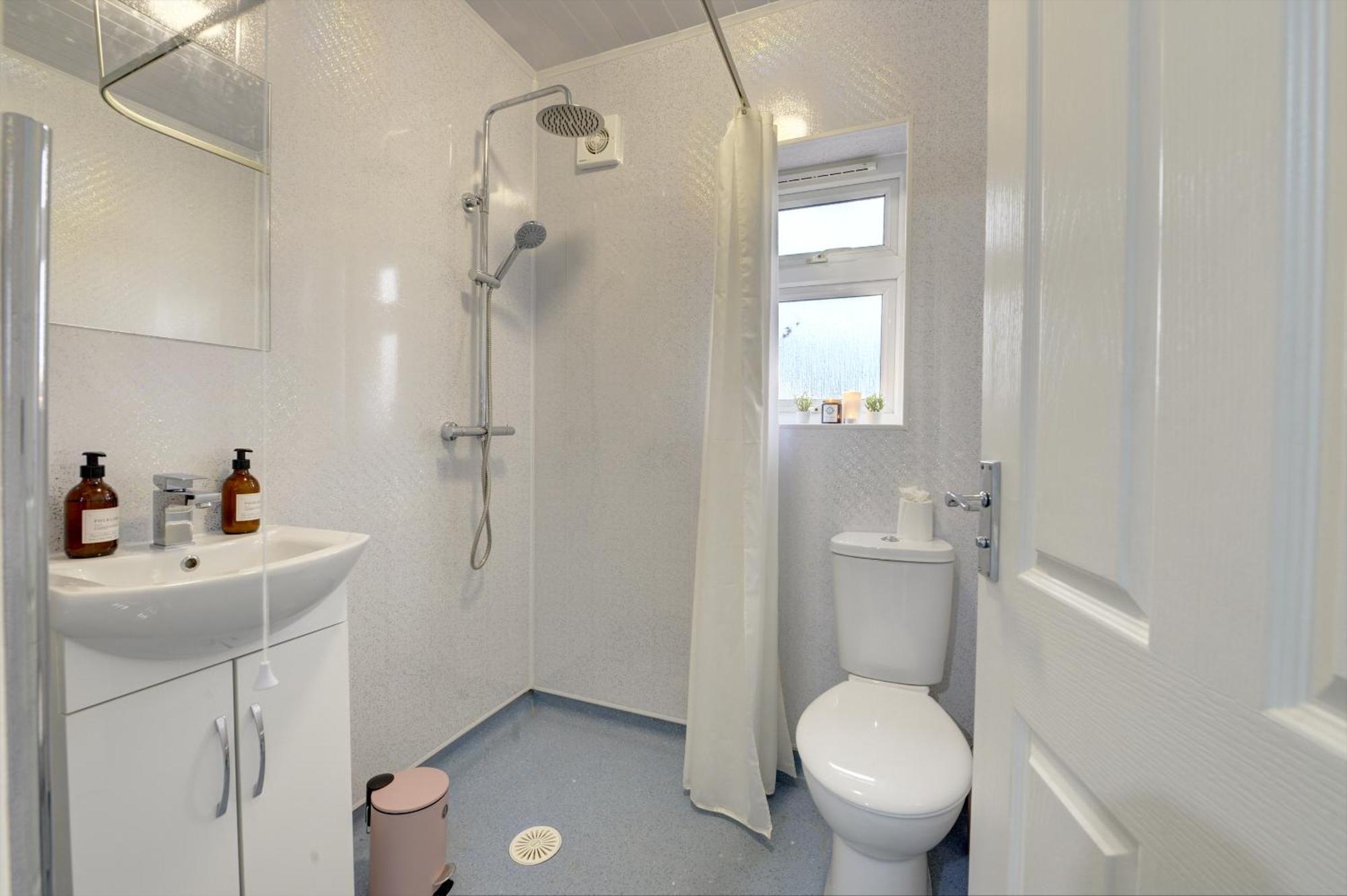 Stunning And Lovely 3 Bed House - Catch 22 Coventry Exteriör bild