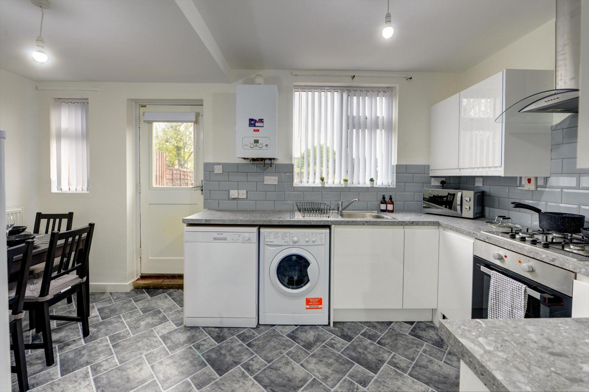 Stunning And Lovely 3 Bed House - Catch 22 Coventry Exteriör bild