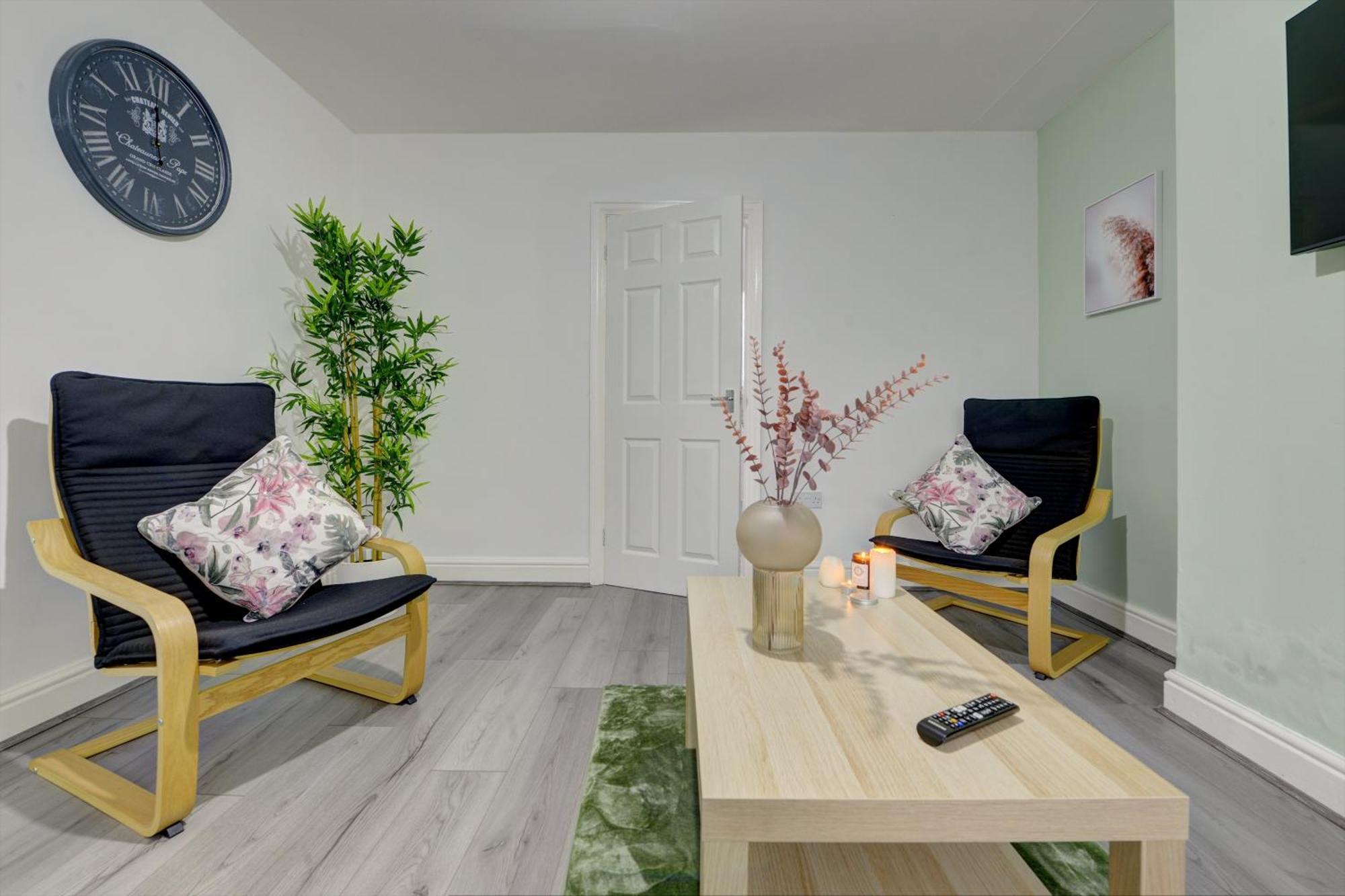 Stunning And Lovely 3 Bed House - Catch 22 Coventry Exteriör bild