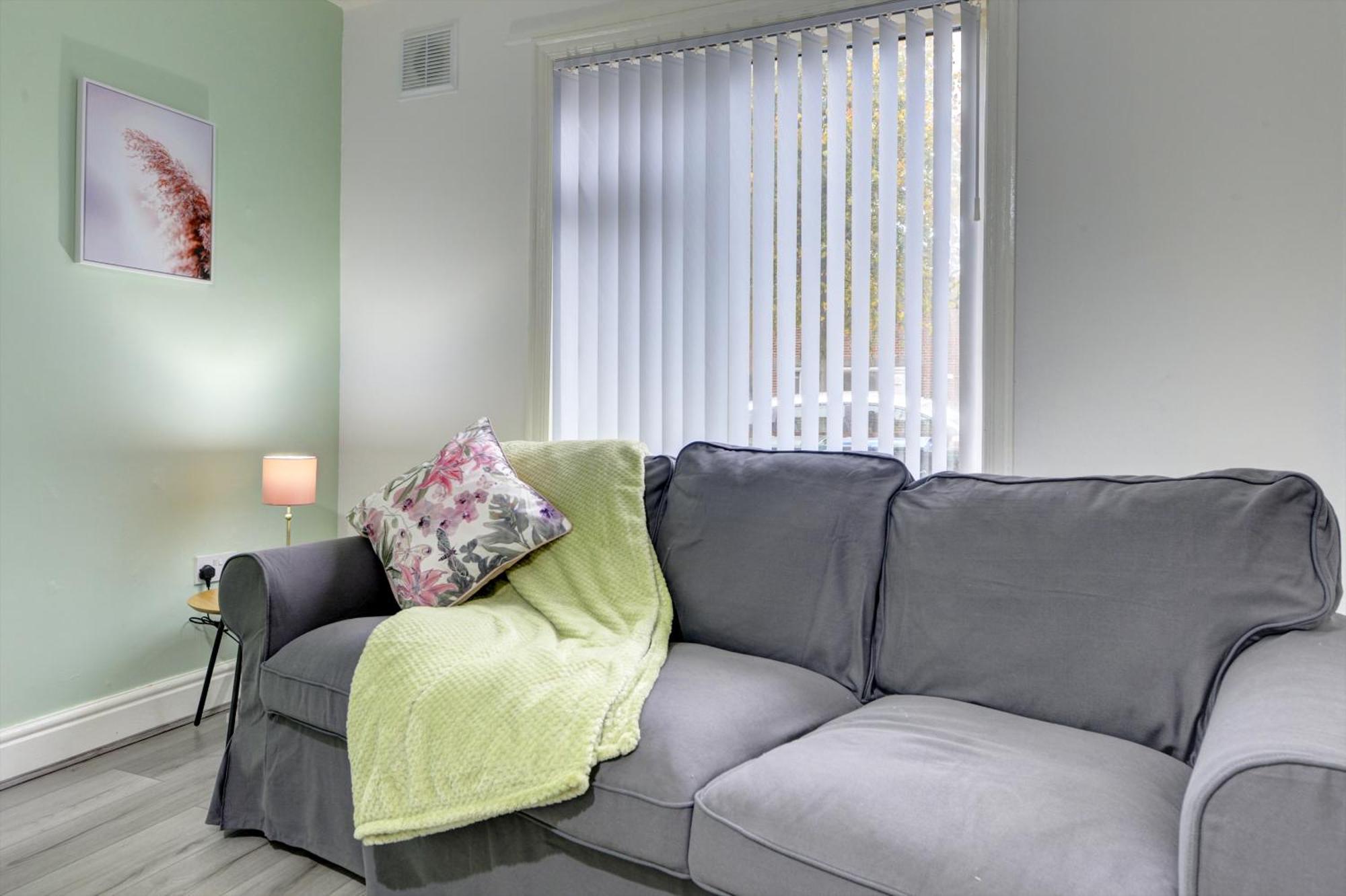 Stunning And Lovely 3 Bed House - Catch 22 Coventry Exteriör bild