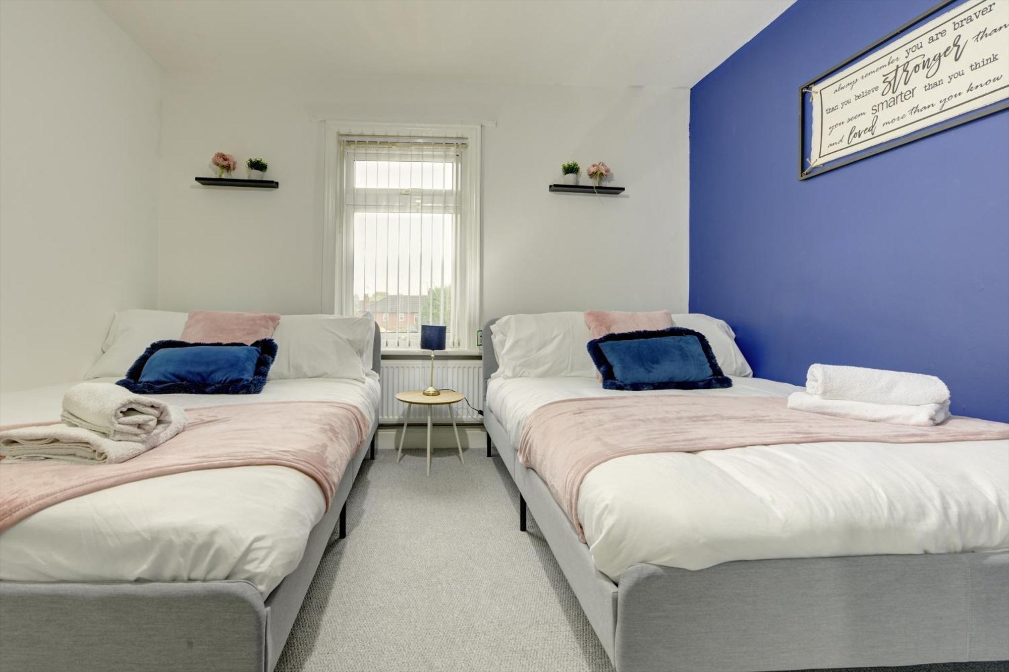 Stunning And Lovely 3 Bed House - Catch 22 Coventry Exteriör bild